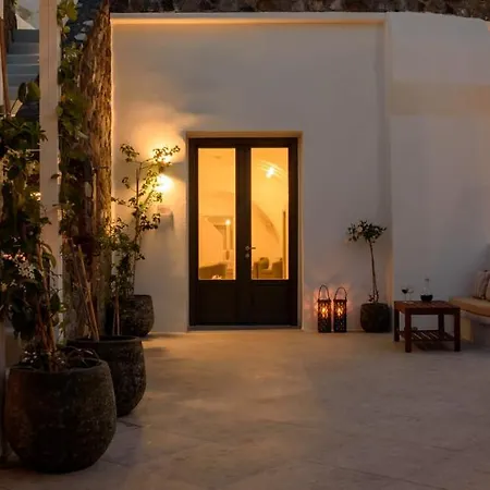 White Dream 2* Fira (Santorini)