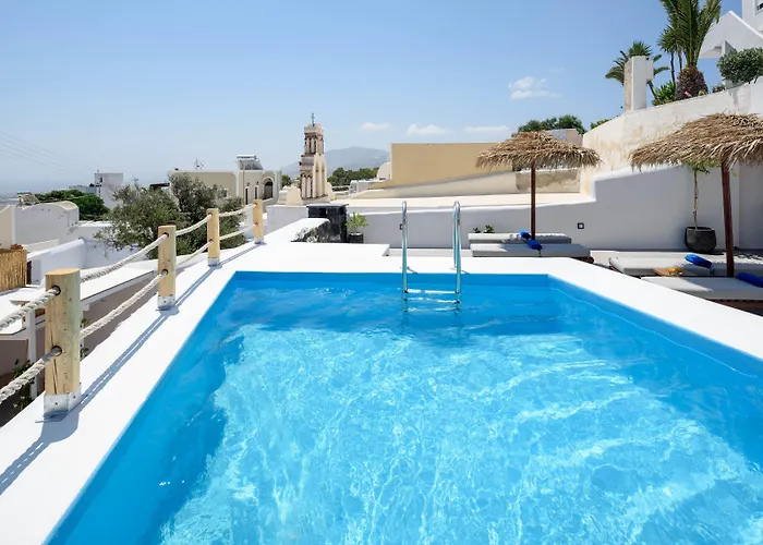 White Dream Hotel 2*