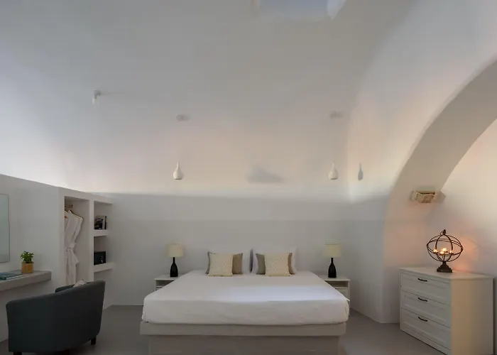 White Dream Fira (Santorini)