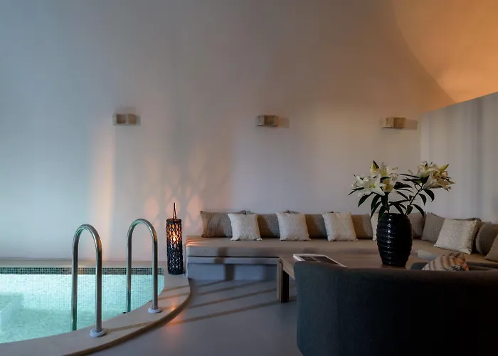 White Dream Hotel 2*