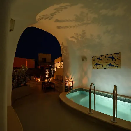 White Dream Hotel