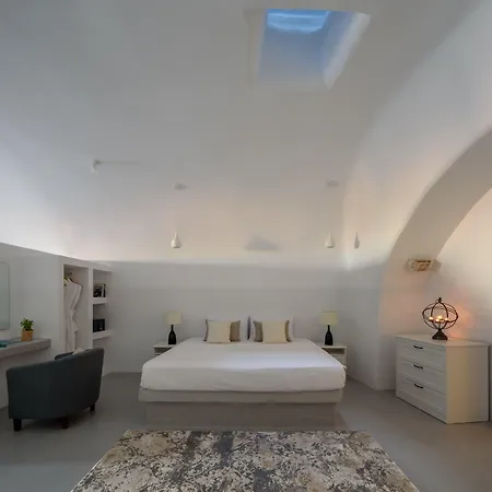 White Dream Fira (Santorini)