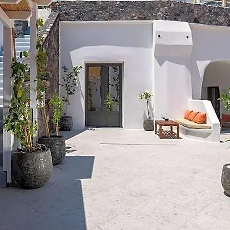 White Dream Hotel 2*