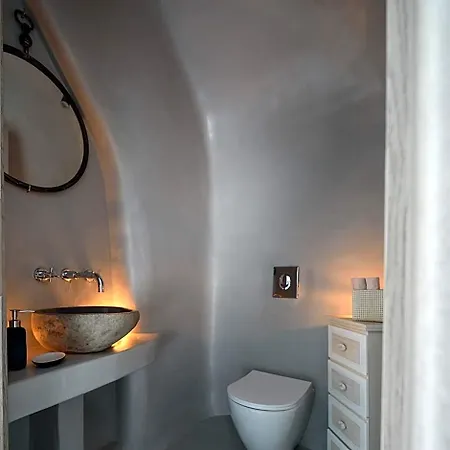 White Dream Hotel 2*