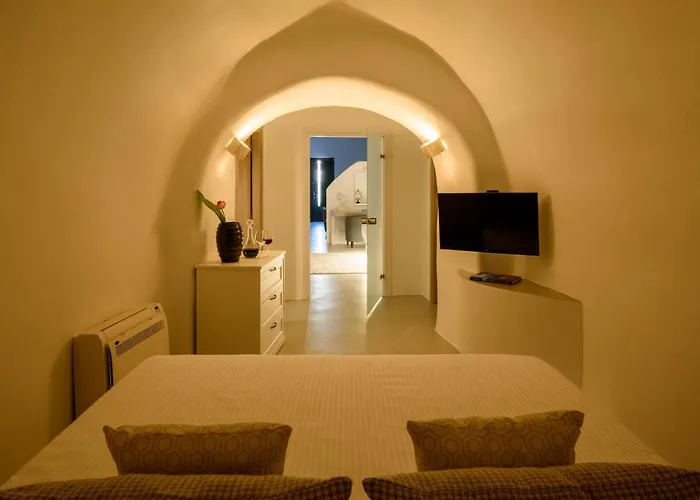 White Dream Hotel Firá