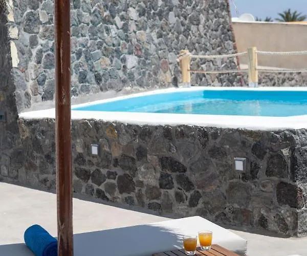 White Dream Hotel 2*