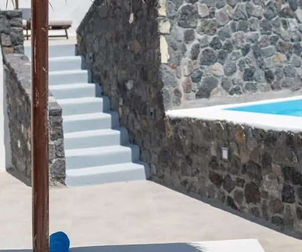 White Dream 2* Fira (Santorini)