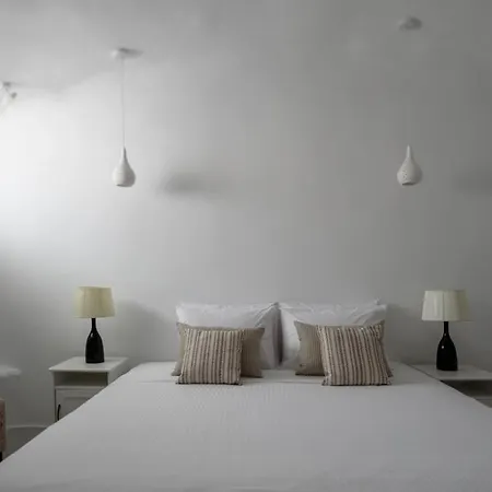 Hotel White Dream