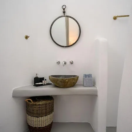 White Dream Hotel 2*