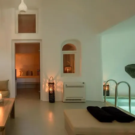 White Dream Fira (Santorini)