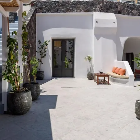 White Dream 2* Fira (Santorini)
