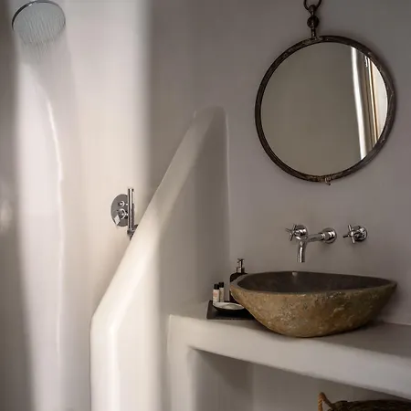 White Dream Hotel 2*