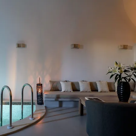 White Dream Hotel 2*